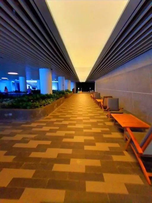 Air Residence A2 @Central Rcbc/Canadian Embassy Manila Filippinerna